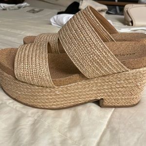 Kelsi Dagger adorable shoes size 6 1/2.  Great condition-